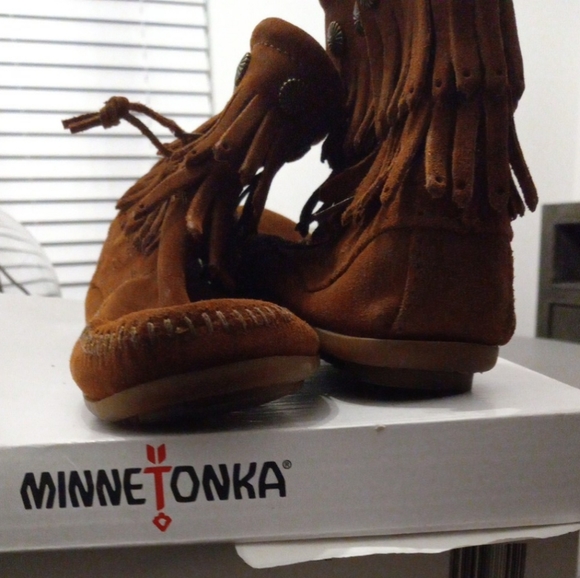 COPY - Minnetonka booties - Picture 2 of 3